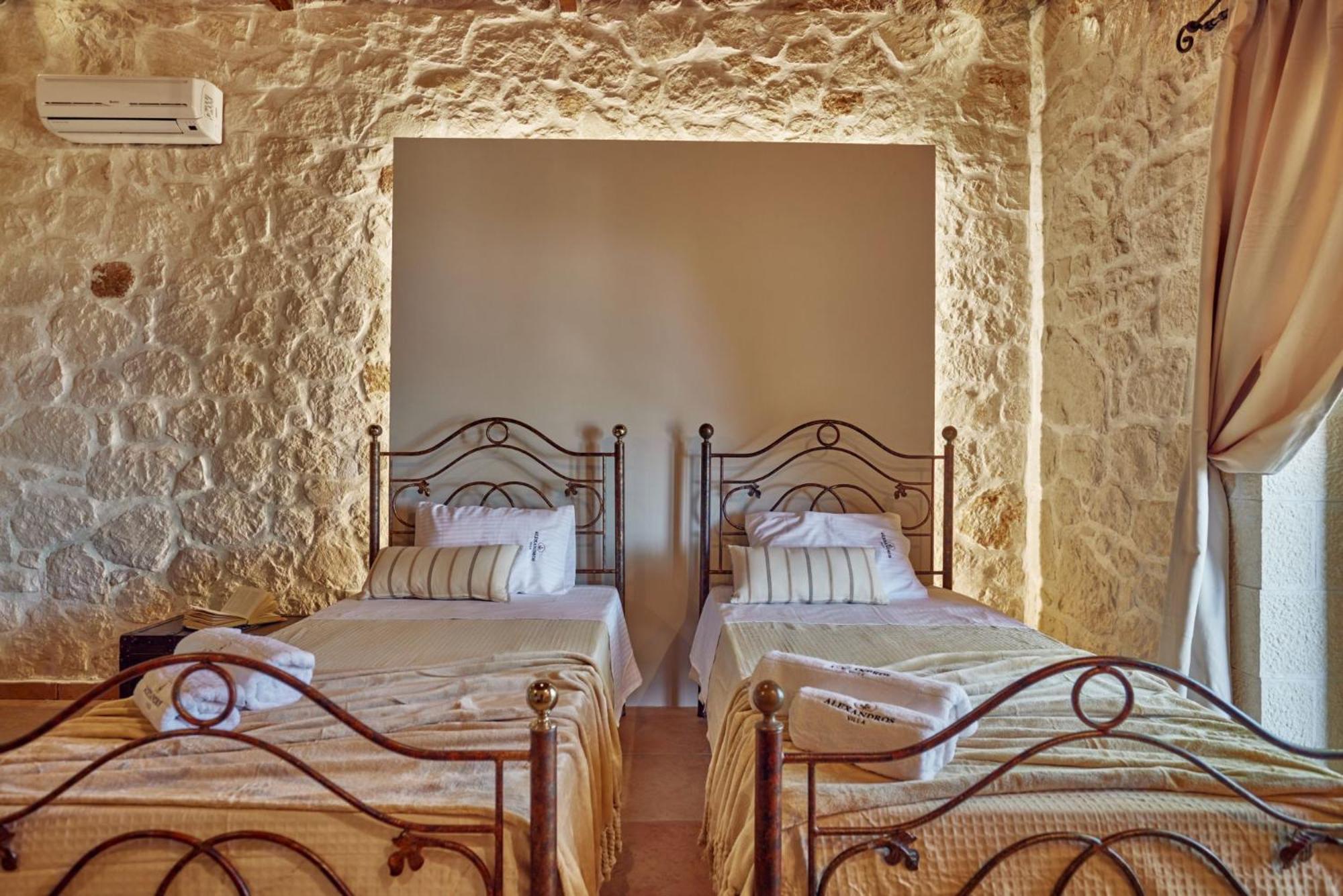 Alexandros Stone Villa อายิโอสนิโกลาโอส ภายนอก รูปภาพ